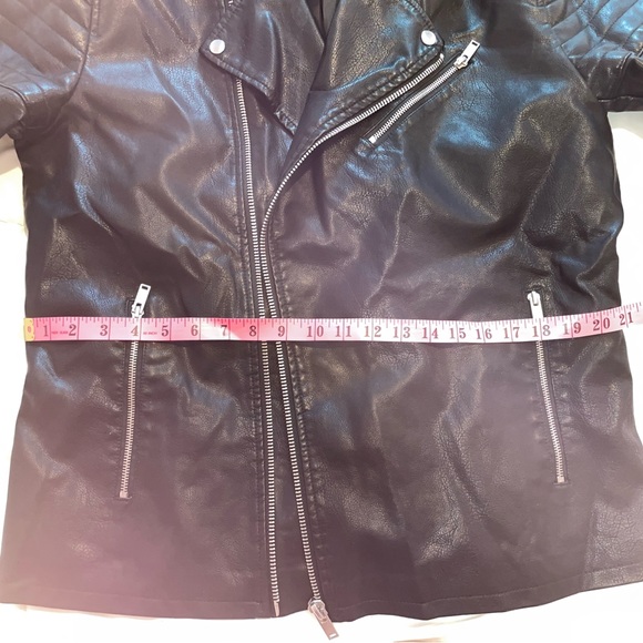 Leather jacket - Picture 5 of 7